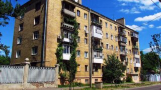 Остекление балконов и лоджий в хрущевке