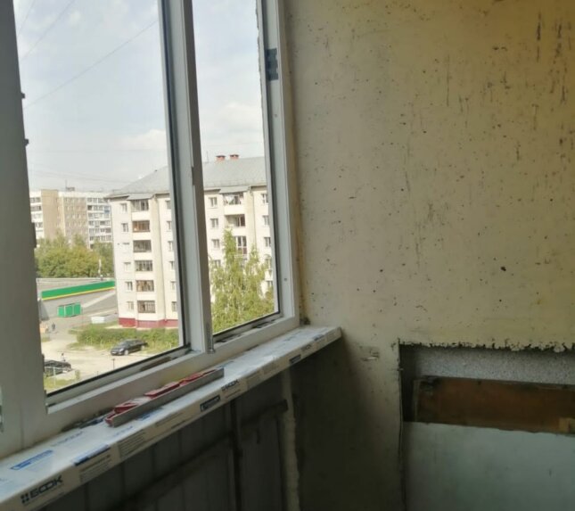 Остекление, отделка ПВХ панелями лоджии 3 КВ.М