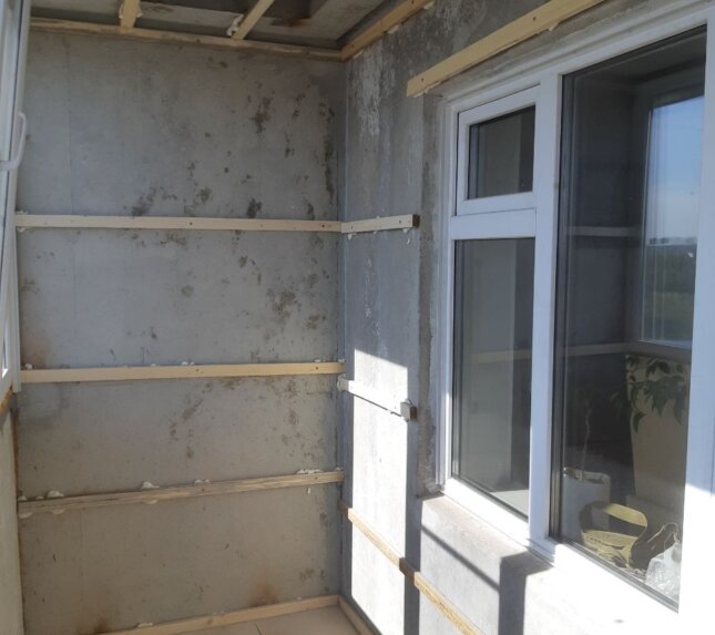 Остекление, отделка ПВХ панелями лоджии 4 КВ.М